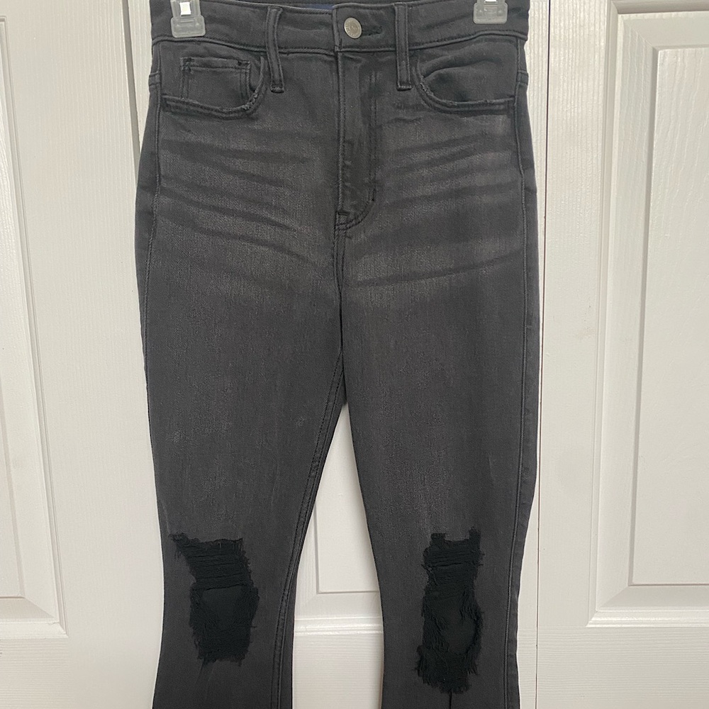Ultra high rise black Hollister skinny ankle jeans. Size 00R.